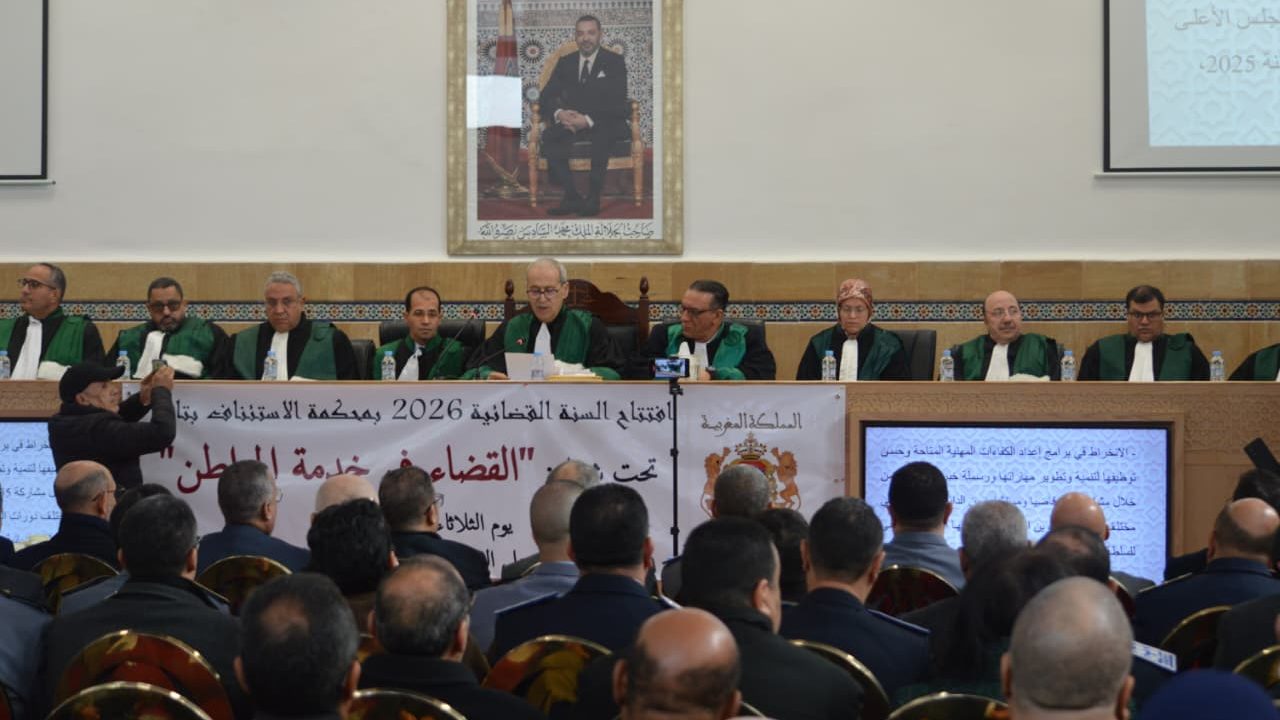 تازة.. تسجيل 8872 قضية جديدة وإصدار 8963 قراراً قضائياً خلال 2025 بنسبة بت تجاوزت 101 في المائة