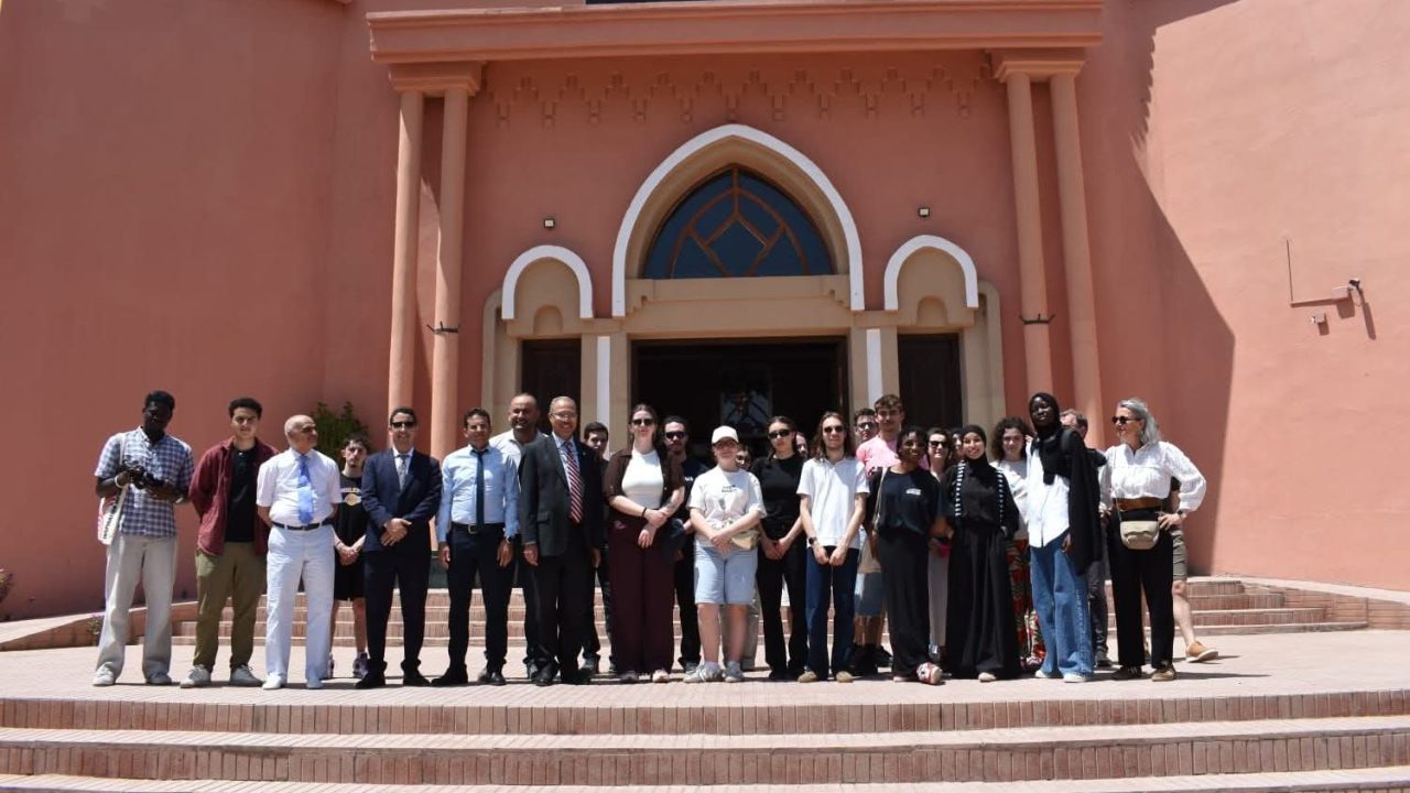 رئيس المحكمة الابتدائية بتارودانت يستقبل وفدًا أكاديميًا  فرنسيا ويطلعهم على الموروث القضائي المحلي :